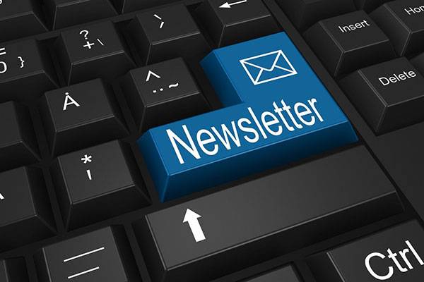 Ein Tastatur und auf dem Return steht das Wort Newsletter geschrieben.